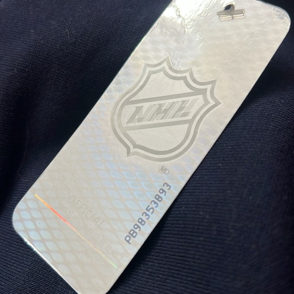 NHL Seattle Kraken Women’s Navy Blue Hoodie size Medium, trendy raw edge hem - Picture 7 of 9